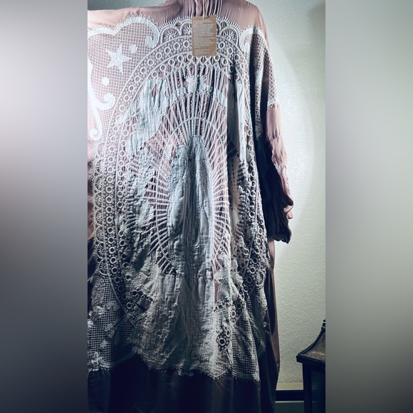 Magnolia Pearl Madonna Kimono OS NWT - Picture 5 of 10